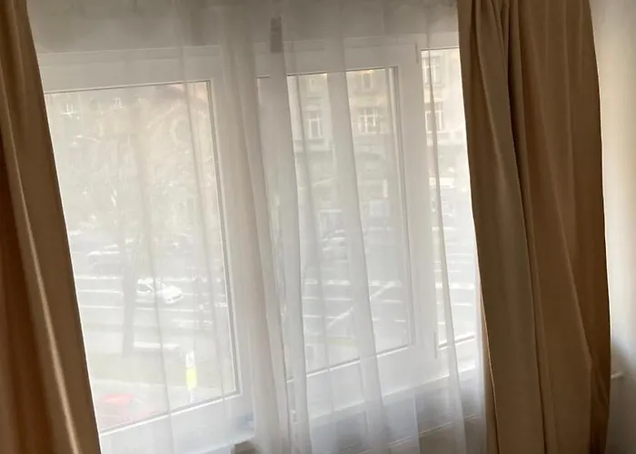 Проживання в сім'ї Private In Centre Km0 *