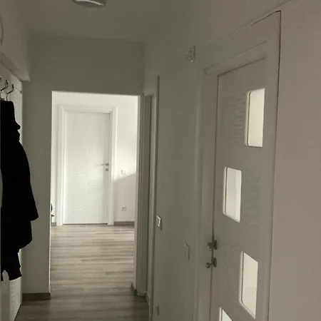 Проживание в семье Private In Centre Km0